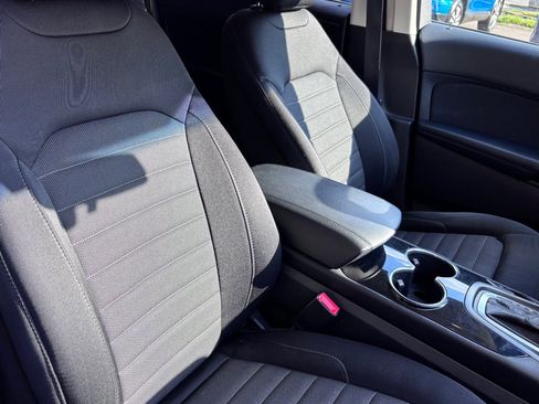 Used 2017 Ford Edge SE AWD/4WD image 9