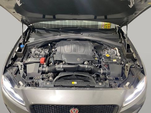 Used 2017 Jaguar F-PACE Prestige AWD/4WD image 31