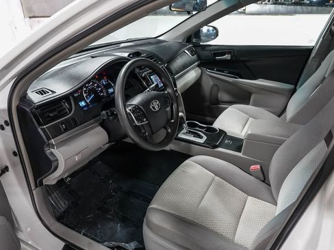 Used 2014 Toyota Camry LE FWD image 17