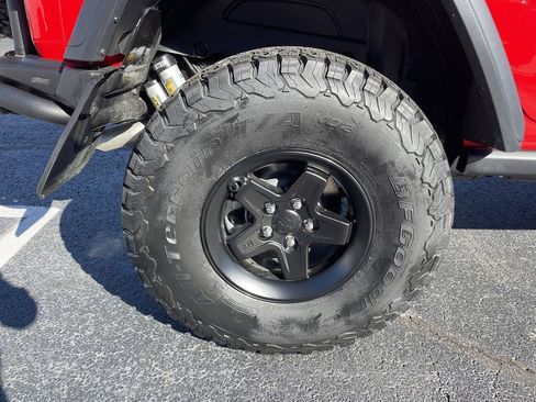 New 2024 Jeep Wrangler Unlimited Rubicon w/ Technology Group image 30