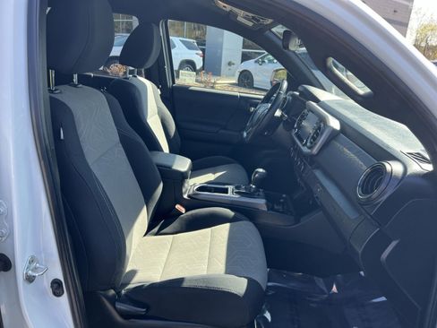 Used 2023 Toyota Tacoma TRD Off-Road image 26