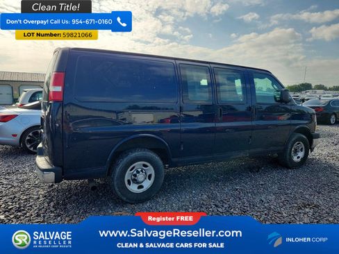 Used 2018 Chevrolet Express 3500 w/ Driver Convenience Package RWD image 4