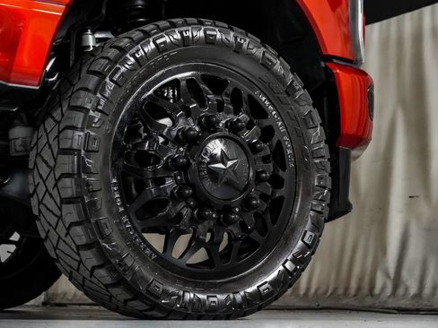Used 2025 Ford F350 Platinum w/ FX4 Off-Road Package AWD/4WD image 56