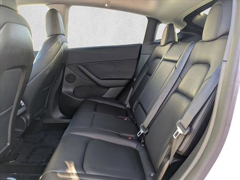 Used 2021 Tesla Model Y Long Range image 21