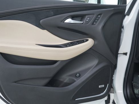 Used 2018 Buick Envision Premium image 19