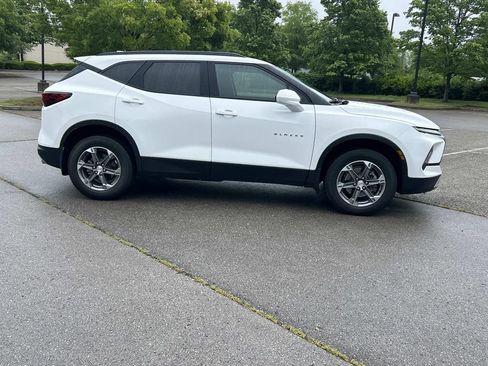 Used 2024 Chevrolet Blazer LT w/ Convenience Package FWD image 8