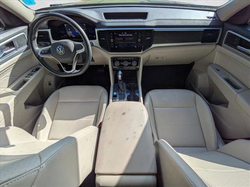 Used 2022 Volkswagen Atlas SE w/ Panoramic Sunroof Package image 10