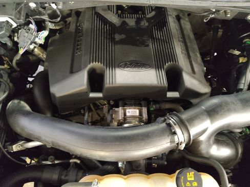 Used 2018 Ford F150 XLT w/ Equipment Group 302A Luxury AWD/4WD image 30