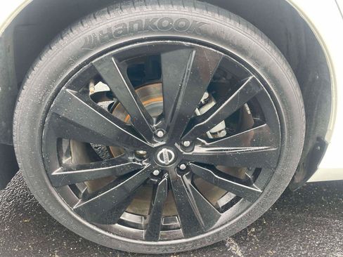 Used 2022 Nissan Altima 2.5 SR w/ Midnight Edition Package FWD image 11