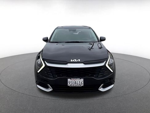 Used 2025 Kia Sportage LX image 4