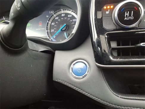 Certified 2022 Toyota Highlander XLE image 25