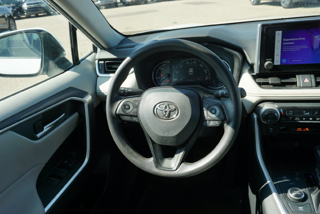 Used 2024 Toyota RAV4 XLE AWD/4WD image 13