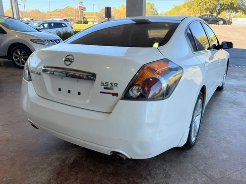 Used 2010 Nissan Altima 3.5 SR FWD image 6