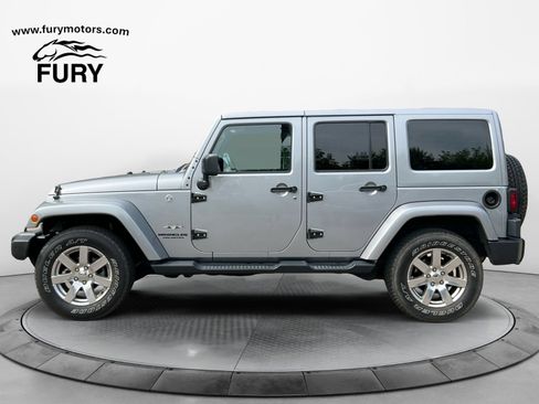 Used 2016 Jeep Wrangler Unlimited Sahara w/ Max Tow Package AWD/4WD image 7