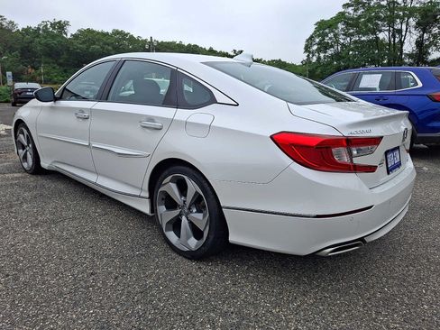 Used 2018 Honda Accord Touring image 4