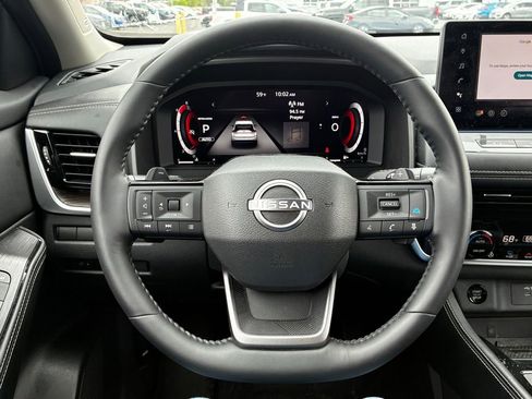 Used 2025 Nissan Rogue Platinum w/ Platinum Premium Package AWD/4WD image 13