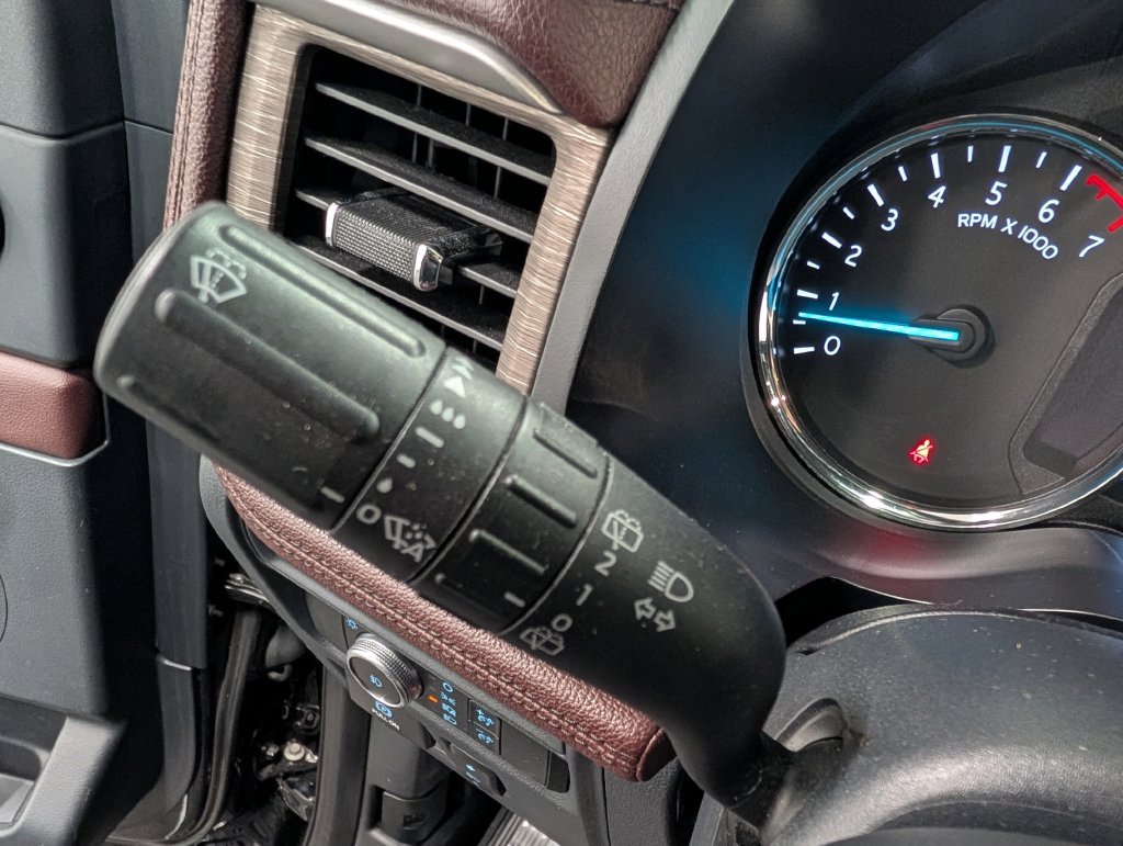 Used 2022 Ford Expedition Limited AWD/4WD image 21