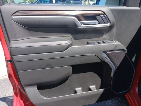 Used 2025 Chevrolet Silverado 1500 LT AWD/4WD image 13