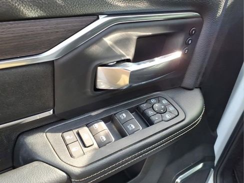 New 2026 RAM 2500 Laramie w/ Night Edition AWD/4WD image 16