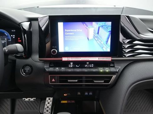 New 2026 Toyota Camry Hybrid FWD image 6