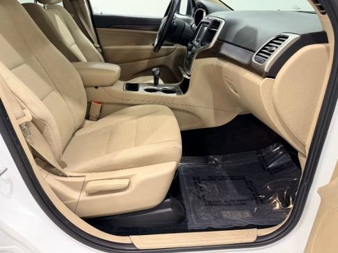 Used 2014 Jeep Grand Cherokee Laredo w/ Quick Order Package 23E AWD/4WD image 30