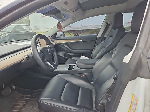 Used 2023 Tesla Model 3 Standard Range image 15