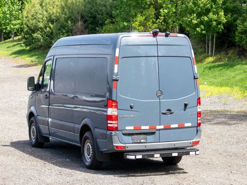 Used 2018 Mercedes-Benz Sprinter 2500 image 6