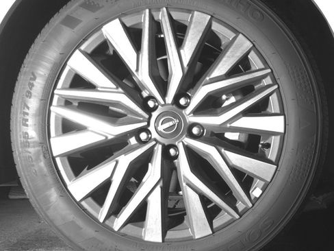 Used 2025 Nissan Altima 2.5 SV image 13