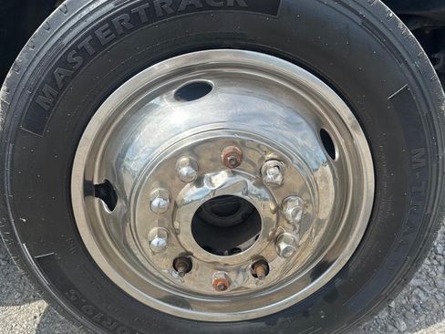 Used 2014 Ford F550 4x4 Regular Cab Super Duty image 15