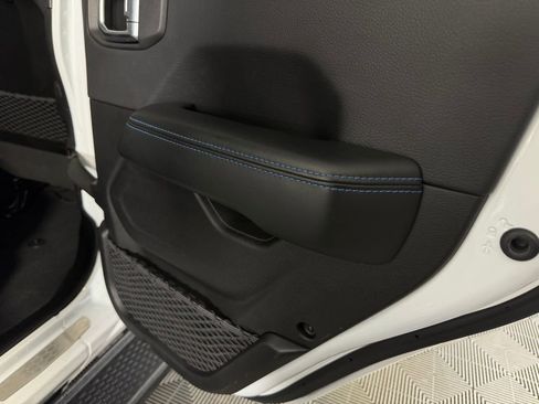 Used 2024 Jeep Wrangler High Altitude AWD/4WD image 32