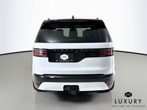 Used 2025 Land Rover Discovery Dynamic SE AWD/4WD image 7