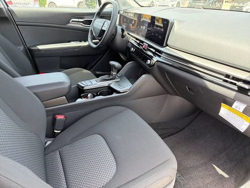 New 2026 Kia Sportage LX FWD image 22