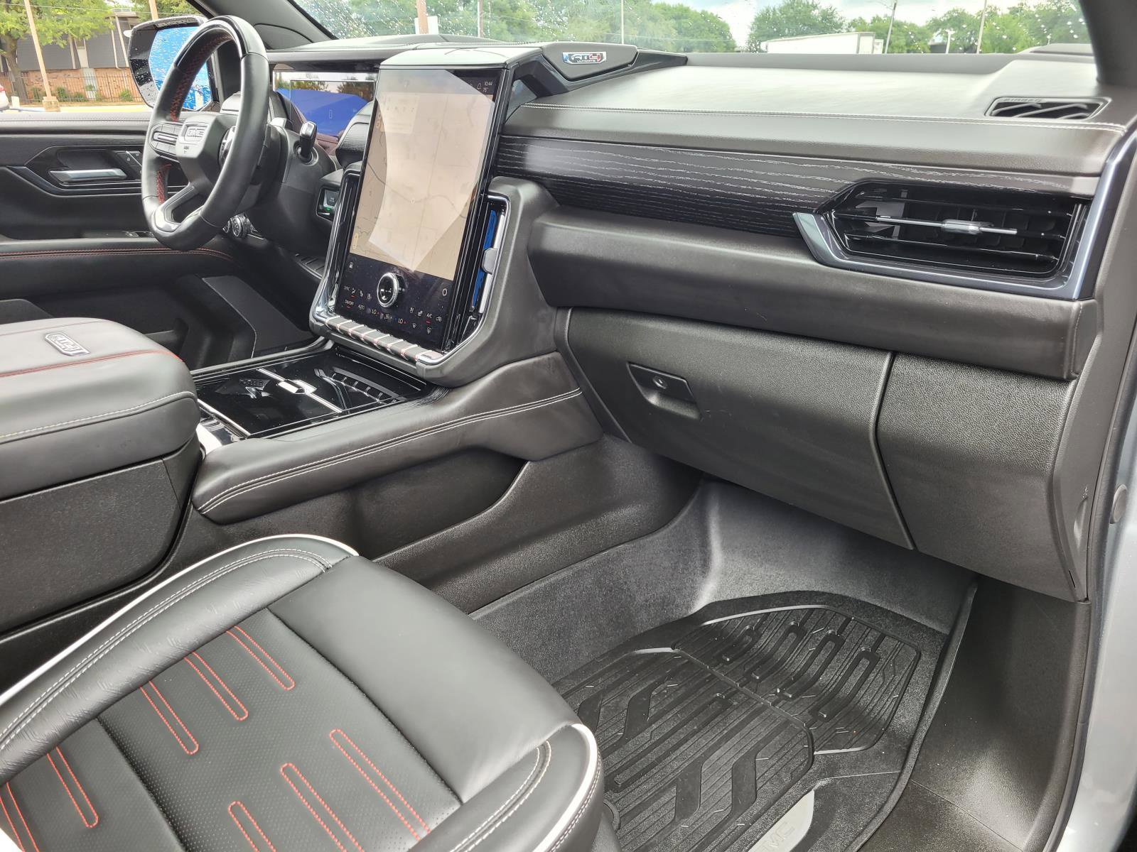 Used 2025 GMC Yukon AT4 Ultimate w/ LPO, Floor Liner Package AWD/4WD image 9