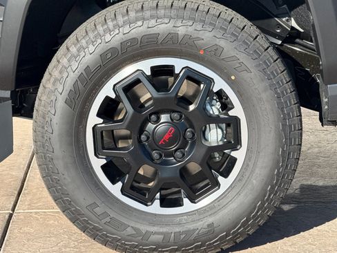 New 2025 Toyota Tacoma TRD Off-Road image 32