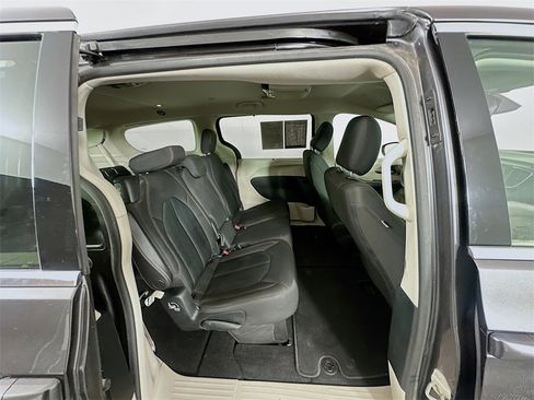 Used 2018 Chrysler Pacifica Touring Plus w/ Tire & Wheel Group image 27