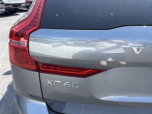 Used 2019 Volvo XC60 T6 Momentum w/ Multimedia Package AWD/4WD image 32