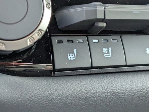 New 2026 Toyota Tundra Platinum AWD/4WD image 20