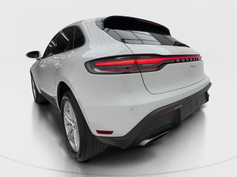 Used 2022 Porsche Macan AWD/4WD image 10