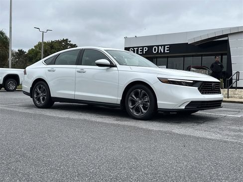 Used 2024 Honda Accord EX image 9