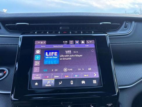 Used 2025 Jeep Grand Cherokee L Altitude image 25