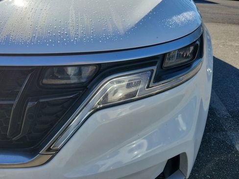 Used 2024 Kia Carnival LX image 10