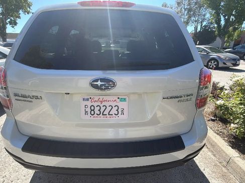 Used 2015 Subaru Forester 2.5i Premium w/ All-Weather Package AWD/4WD image 17