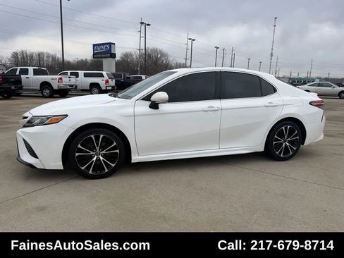 Used 2019 Toyota Camry SE image 9
