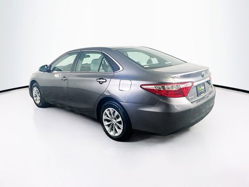Used 2016 Toyota Camry LE image 5