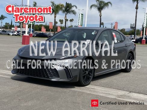 Used 2026 Toyota Camry SE image 1