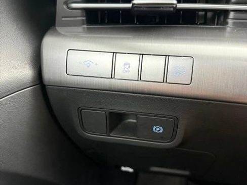 Used 2025 Hyundai Kona SEL FWD image 45