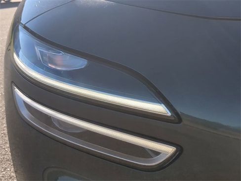 Used 2023 Genesis G70 3.3T w/ Sport Prestige Package image 9