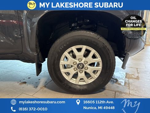 Used 2024 Toyota Tacoma SR w/ SR Upgrade Package AWD/4WD image 27