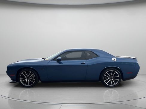 Used 2023 Dodge Challenger R/T image 5