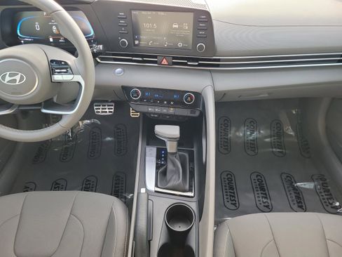 Certified 2025 Hyundai Elantra Sport image 16